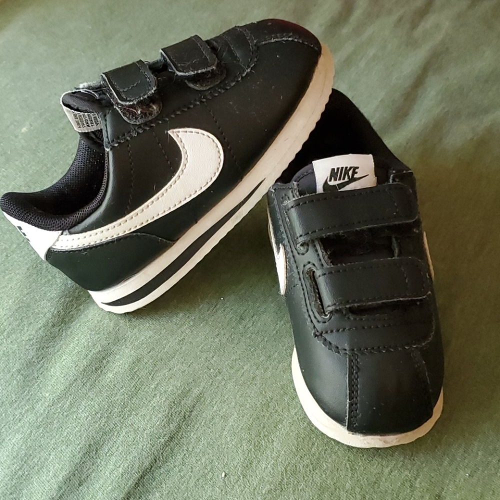 Nike Valiant Sneakers for Toddlers